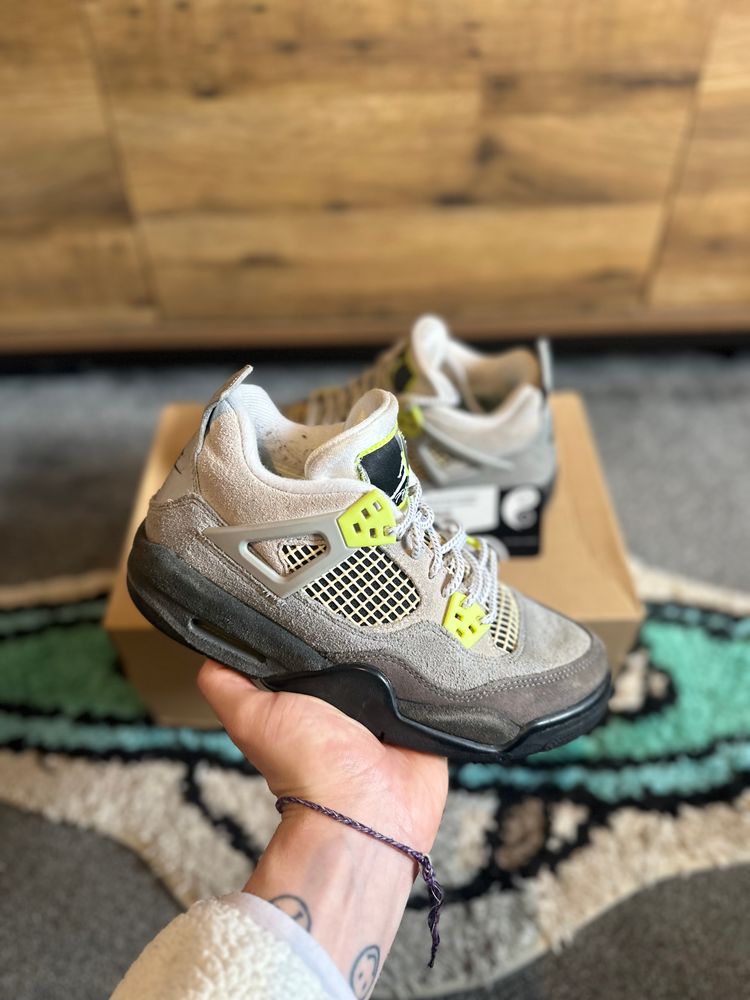 Nike Air Jordan 4 “neons ” U.K. 4.5GS