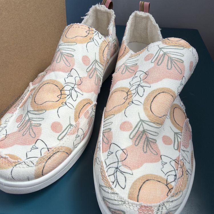 Vionic Malibu Beach Canvas Pumps Shoes Trainers Uk 4 With Box image 1