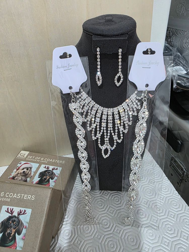 Rhinestone Jewelry Set With Necklace And Earrings image 1
