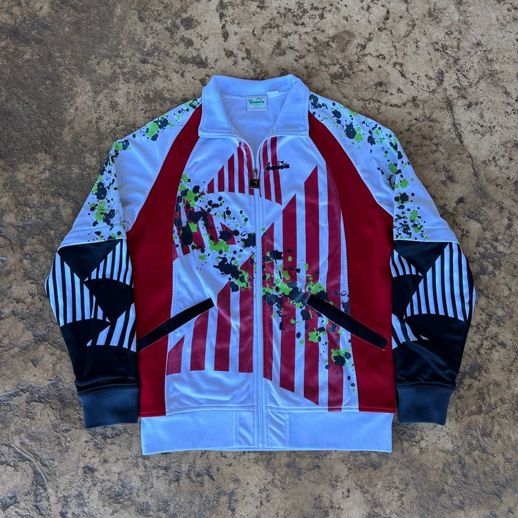 Diadora 90s White And Red Zip-Up Jacket With Abstract Splatter And Stripe Design