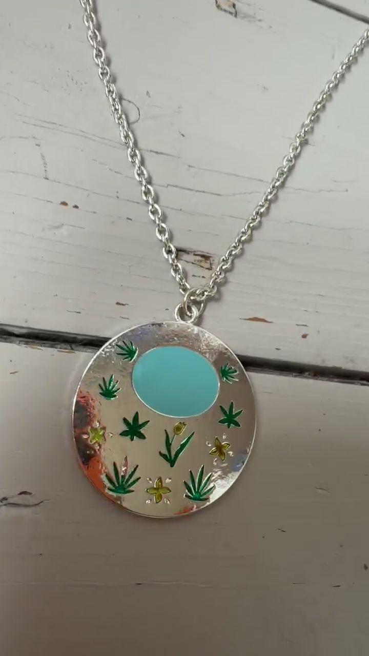 Y2k lily pad necklace  image 1