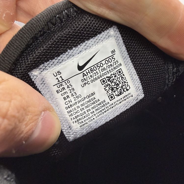 Size 10 - Nike Air Max 270 Triple Black Trainers AH8050-005 image 10