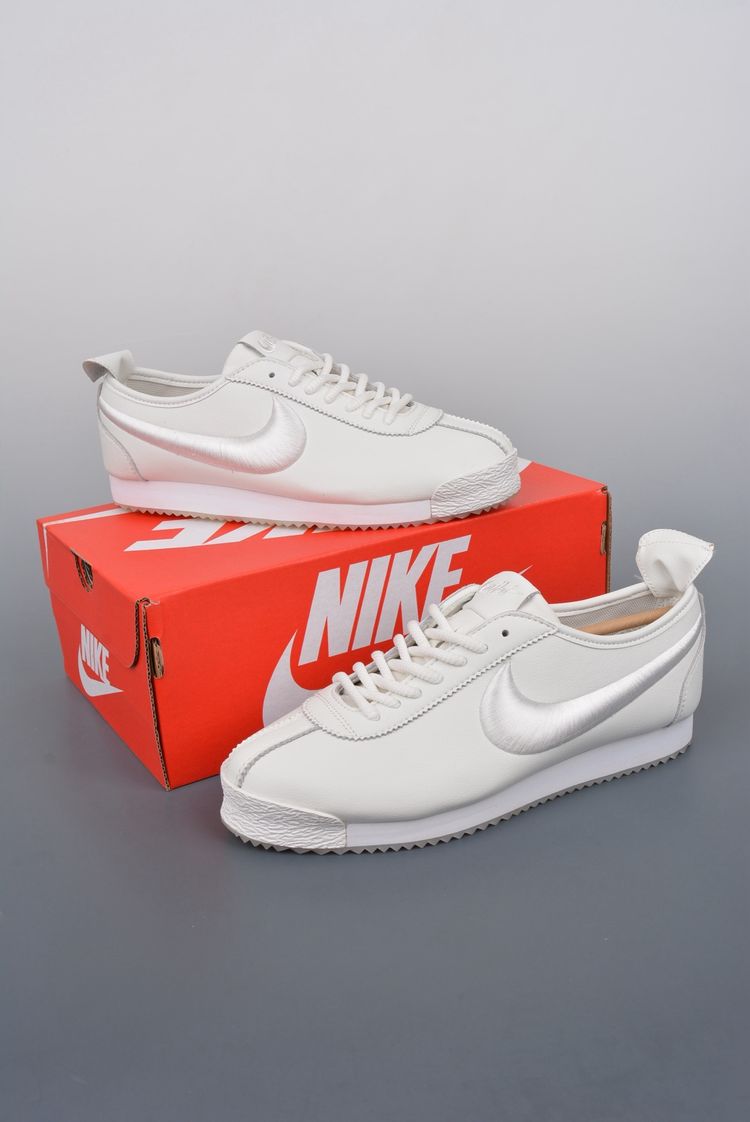 Nike Nike White Sneakers product image