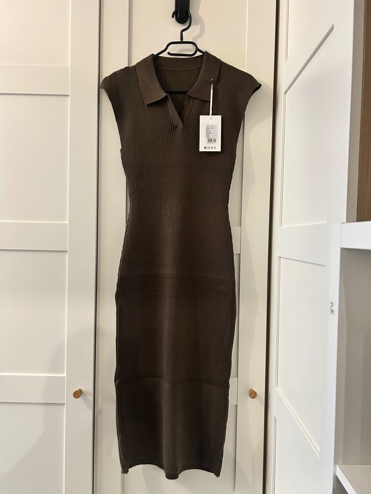 Brown Ribbed Sleeveless Midi Dress With Collar image 1