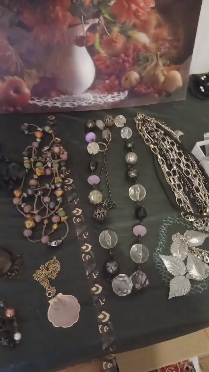 Unknown Vintage  & Costume Jewellery  product image