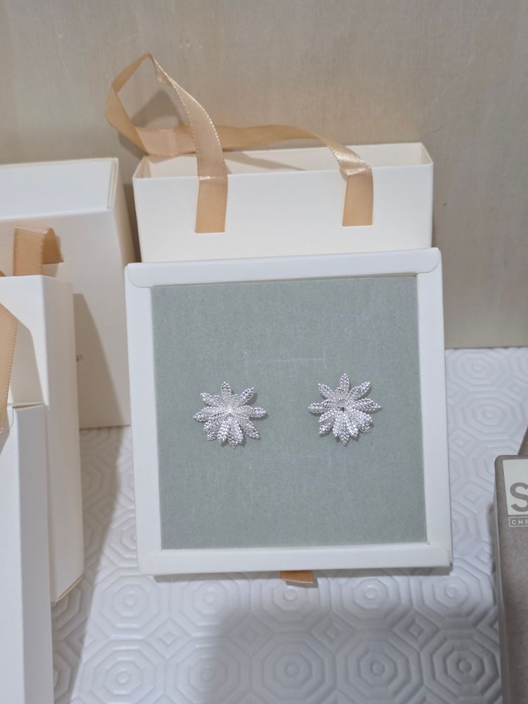 Stunning Flower-Shaped Earrings come in a beautiful gift box  image 1