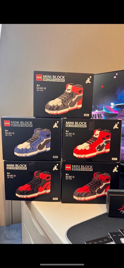 4d sneaker mini block