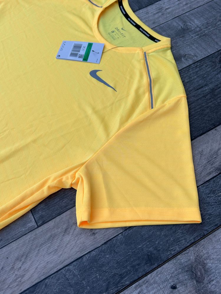 Nike Dri-Fit Miler T-shirt OG 1.0 - ‘Citrus Orange’ - Size XL 4