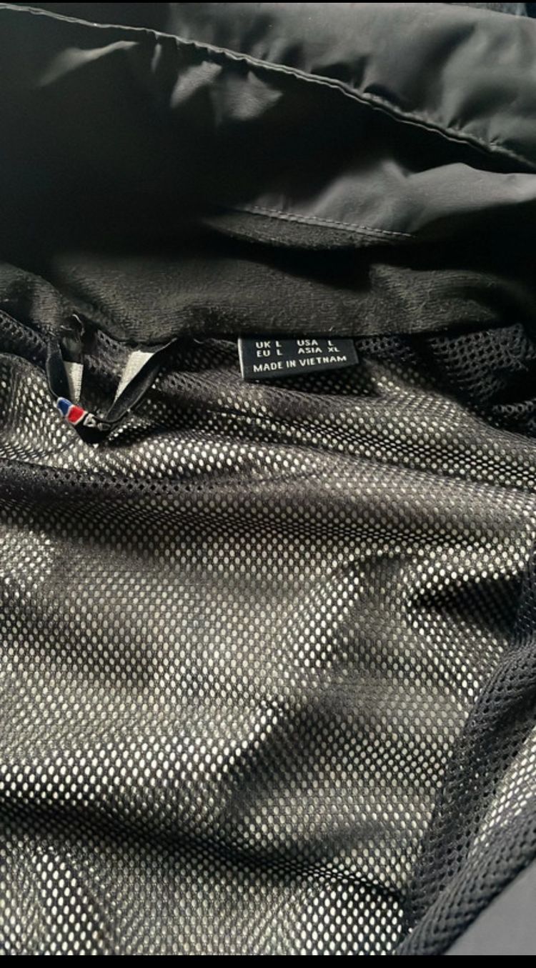 Berghaus Black Hooded Jacket image 4