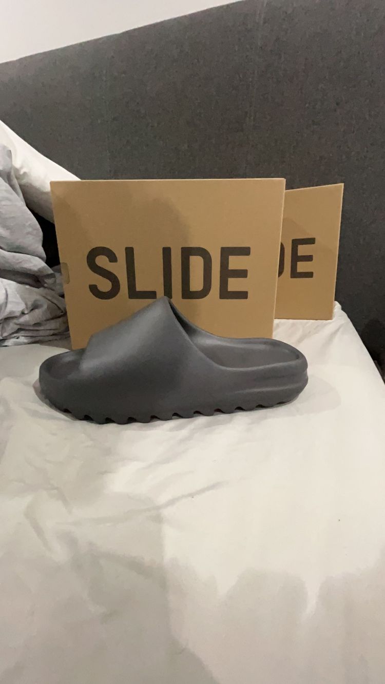 Slate grey Yeezys slides  image 2