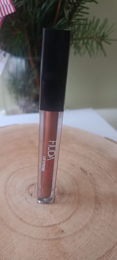Huda Beauty Lip Strobe