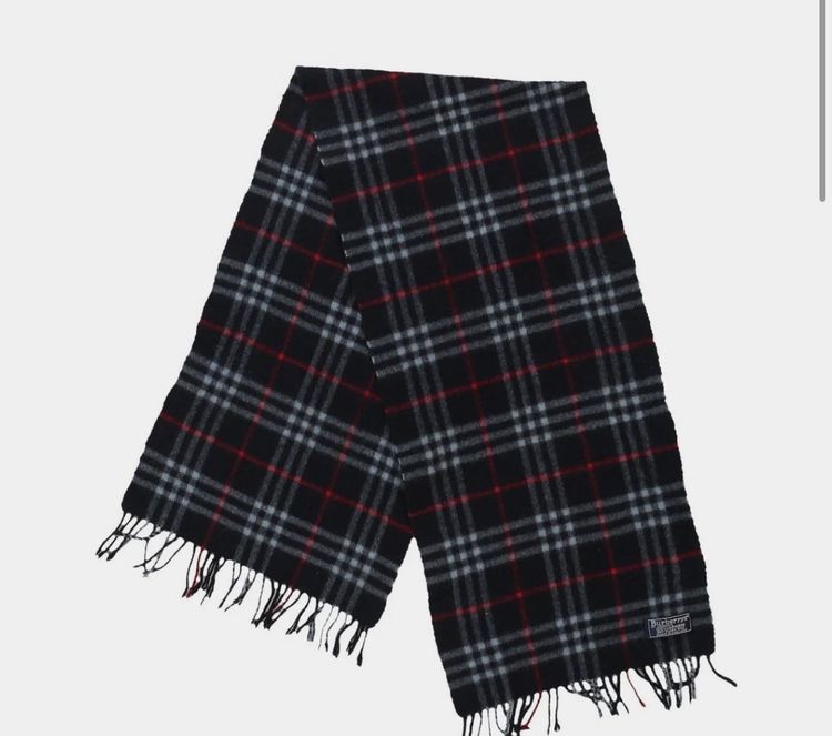 Burberry Scarf On Screen