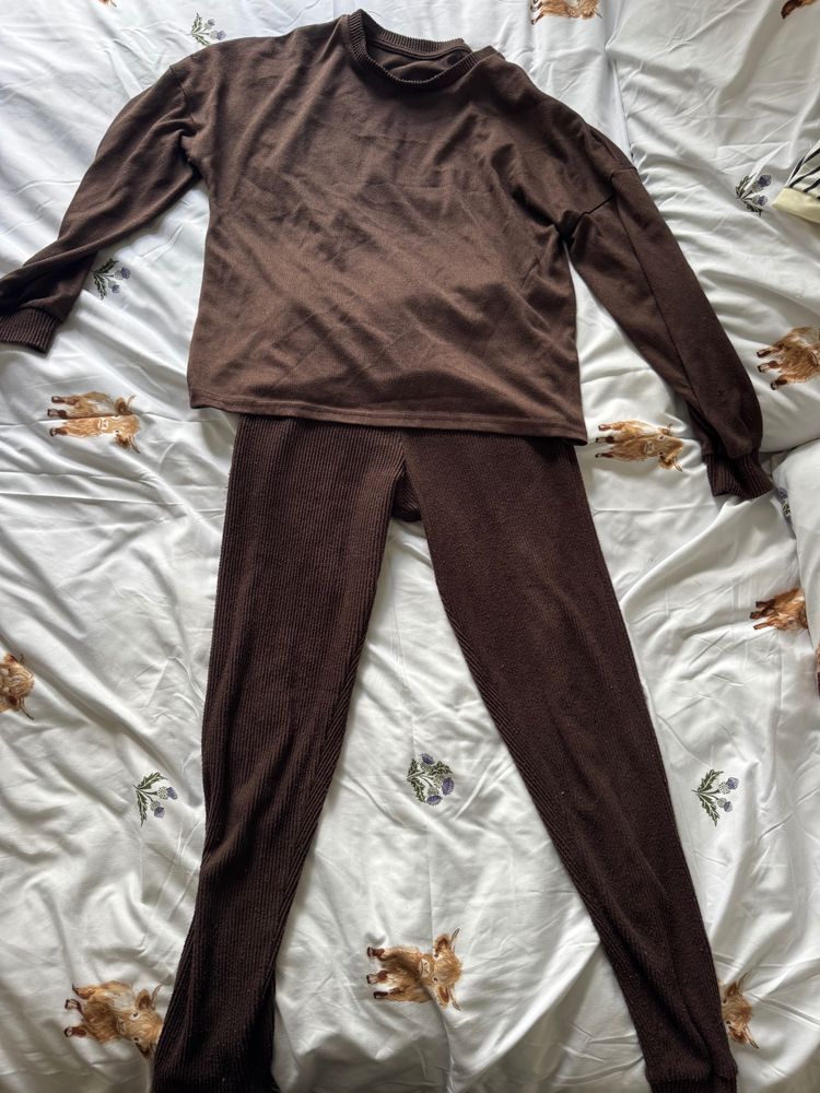 Brown long sleeve pyjamas 