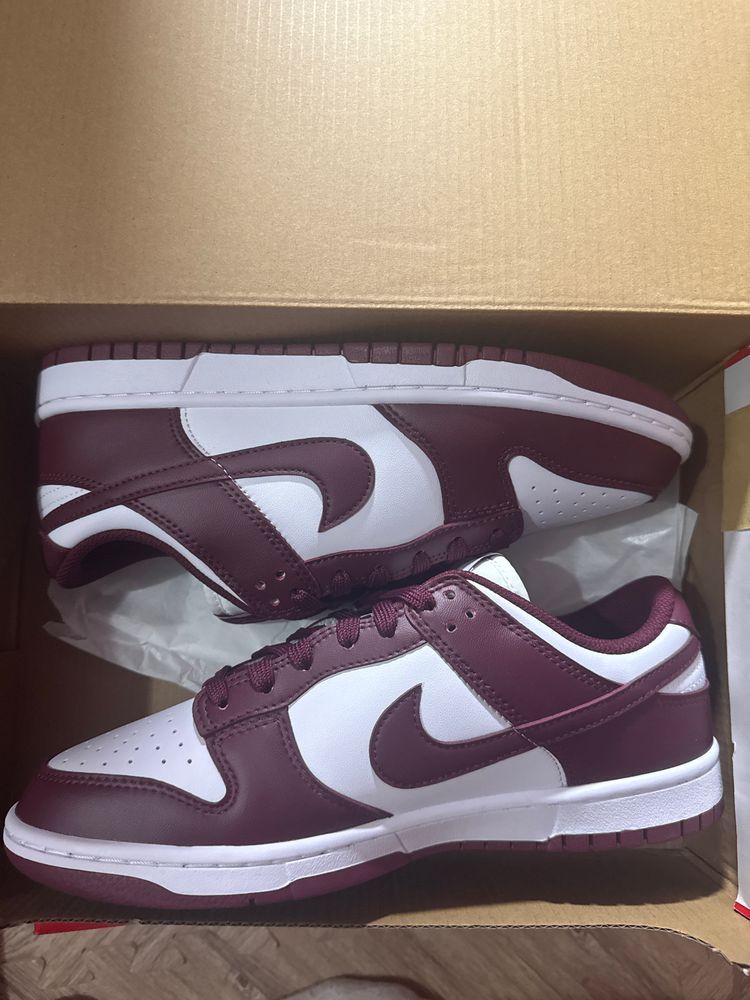 Nike dunk Low Burgundy red 