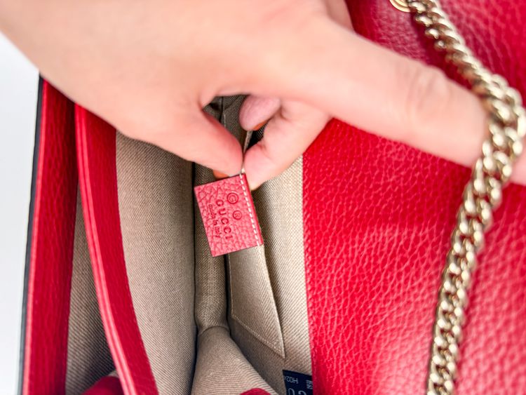 Gucci Red Leather Shoulder Bag 10