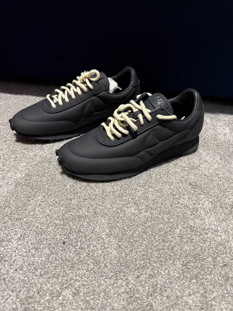 Black Sneakers obraz 1