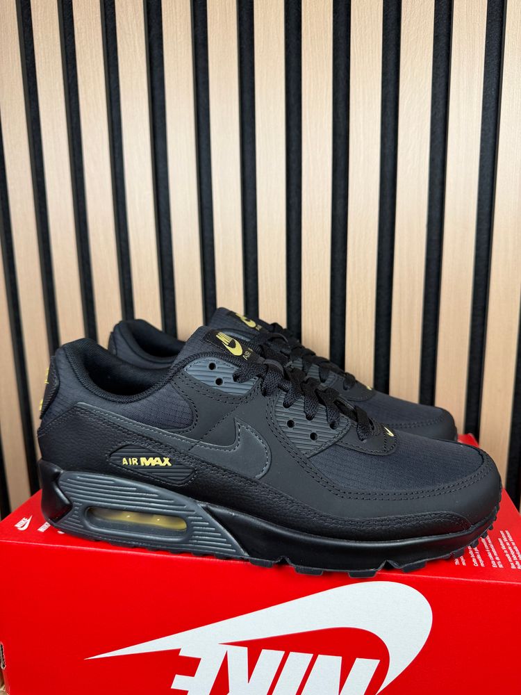 Immagine di Nike Air Max 90 black buff gold uk 7.5 brand new no box lid  1