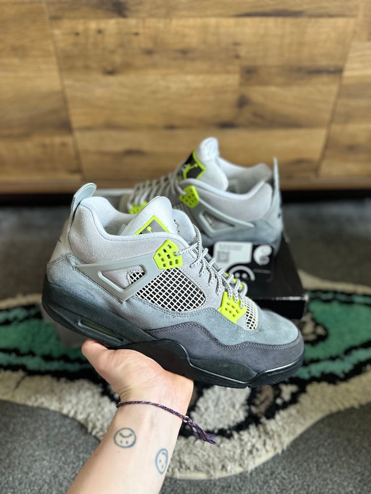 Nike Air Jordan 4 “Neons ” U.K. 12