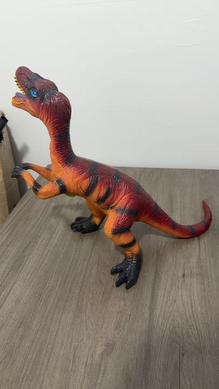 Dinosaur Toy obraz 2