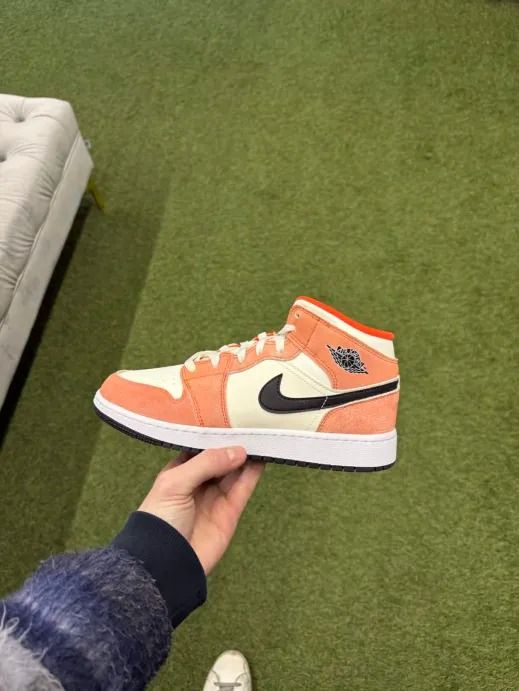 Nike Jordan J1 TEAM ORANGE product image