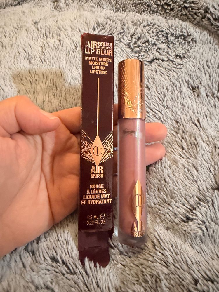 Charlotte Tilbury Airbrush Lip Blur Liquid Lipstick obraz 3