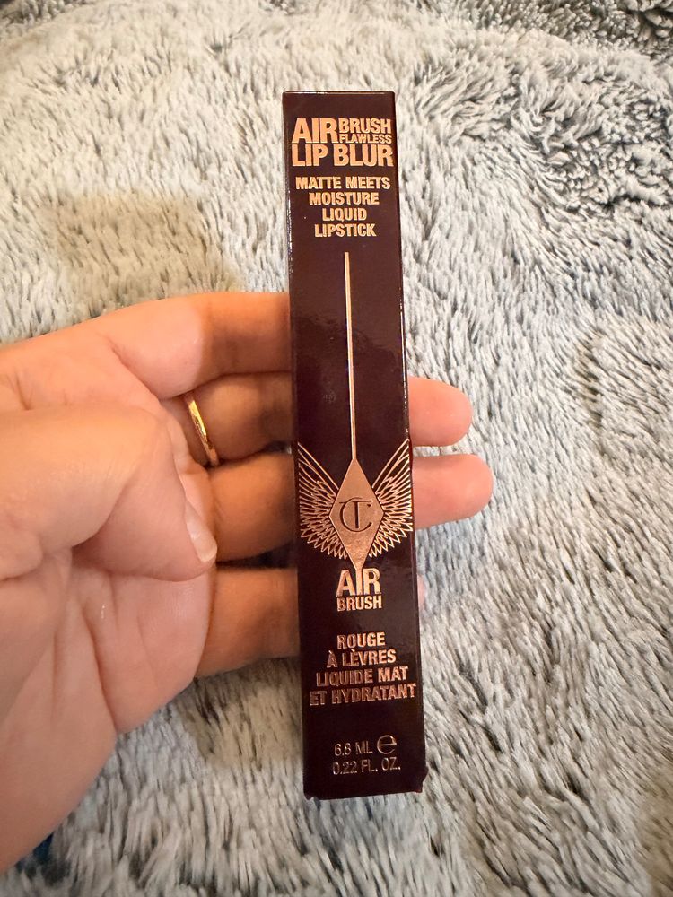 Charlotte Tilbury Airbrush Lip Blur Liquid Lipstick obraz 2