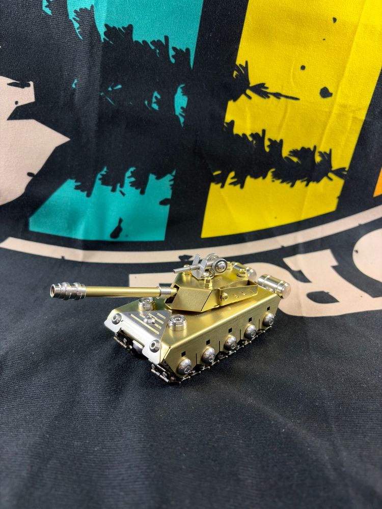 Metal Tank Model obraz 2