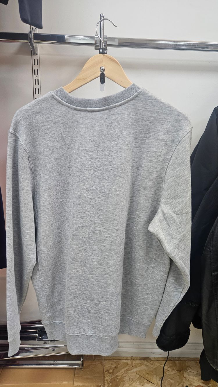 Grey Sweatshirt crewe kneck size XL 2