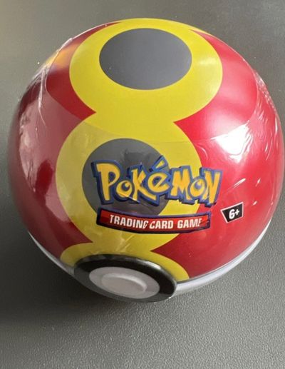 Pokémon Trading Card Game Poké Ball Tin