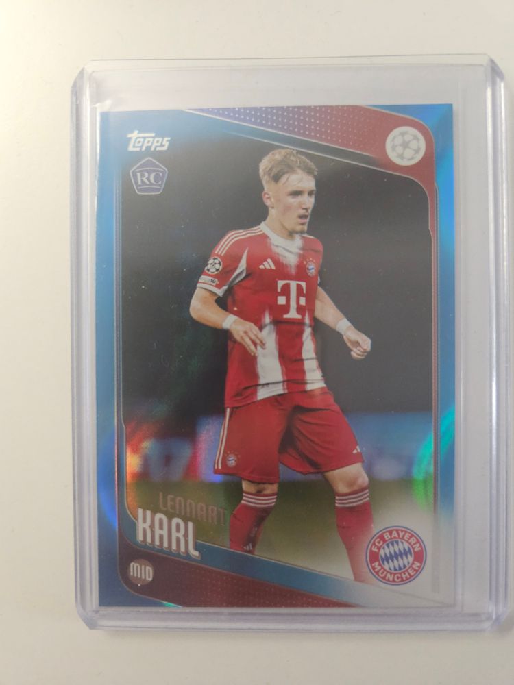 Topps Lennart Karl Neon Blue flowfractor Topps Uefa Ucc Flagship 2025-26 product image