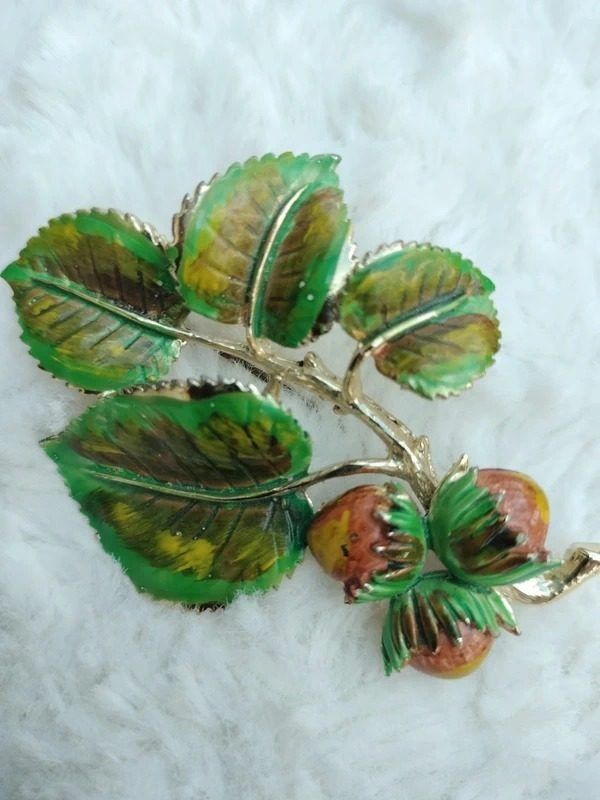 Leaf And Berry Brooch And Clip-On Earrings Set image 2