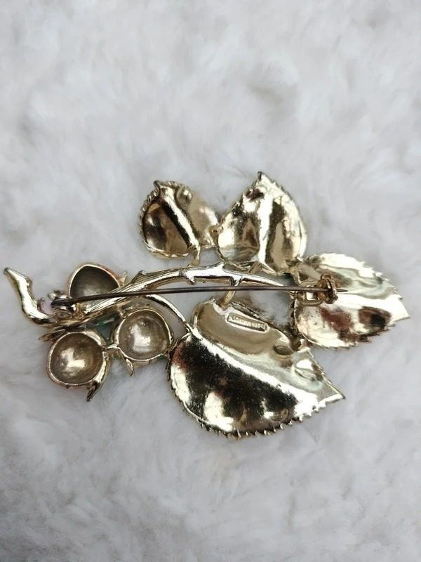 Leaf And Berry Brooch And Clip-On Earrings Set image 4