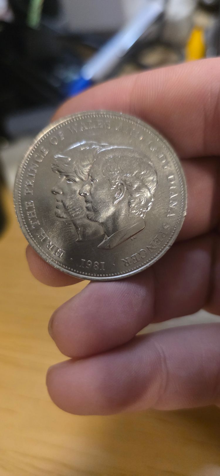 Immagine di £3). Charles and Diana Commemorative Coin 1981 3