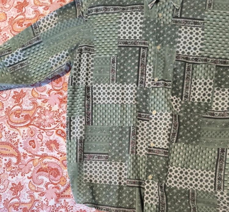 Immagine di Green Patterned Button-Up Shirt 2