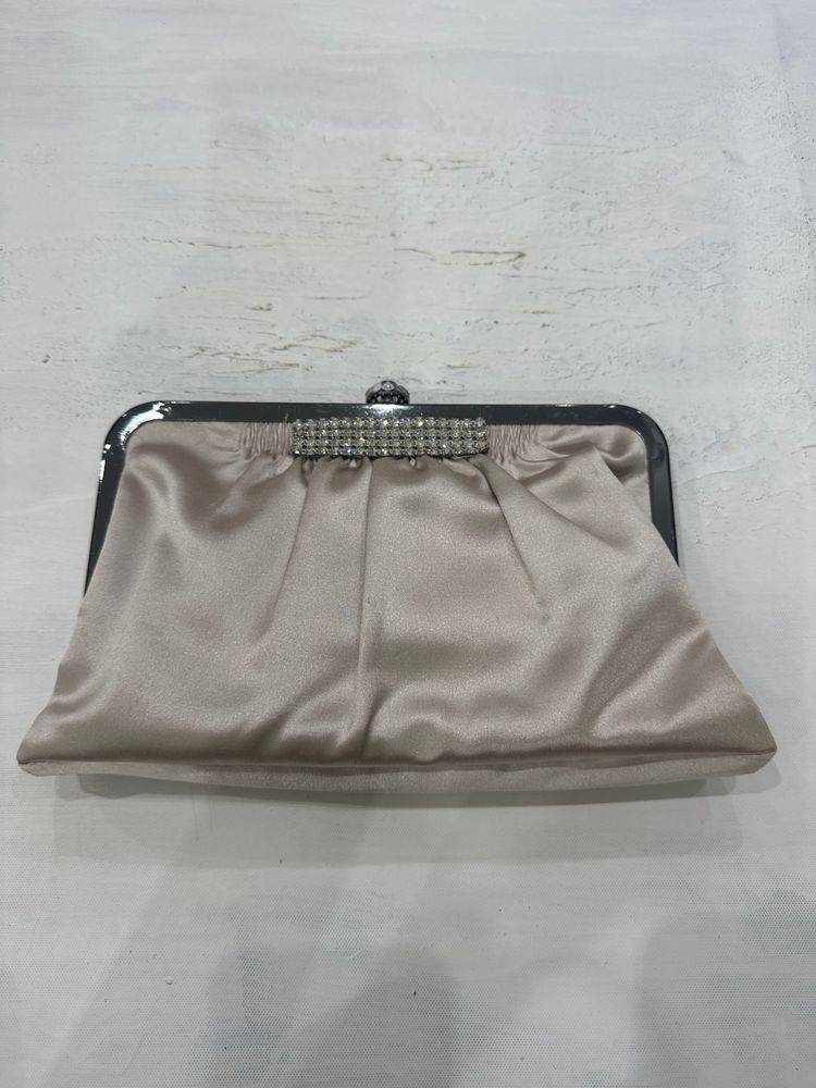 wedding guest drop | cream clutch handbag image 7