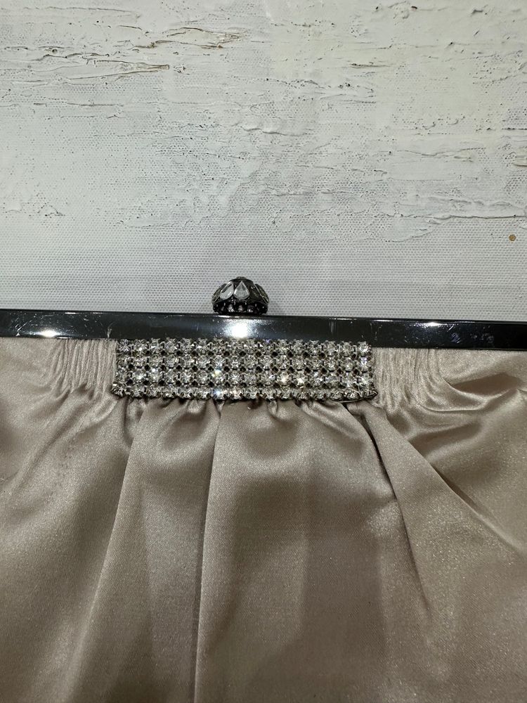 wedding guest drop | cream clutch handbag image 4