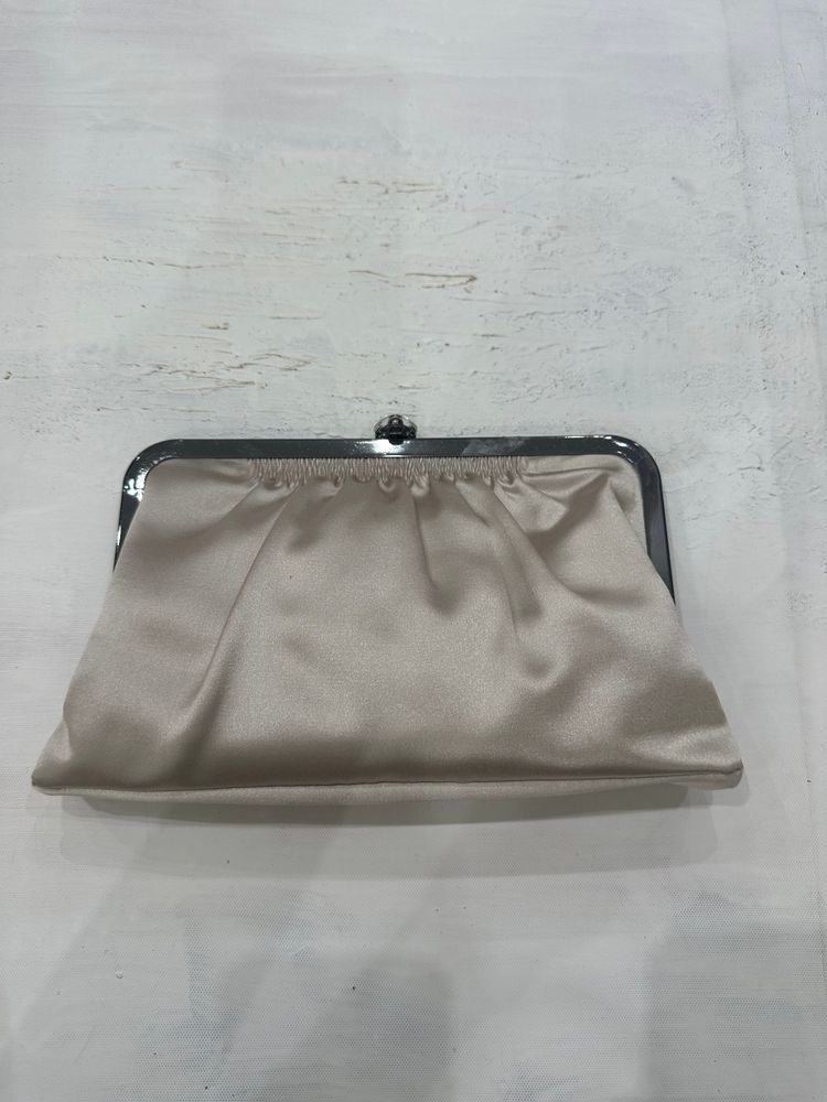 wedding guest drop | cream clutch handbag image 5