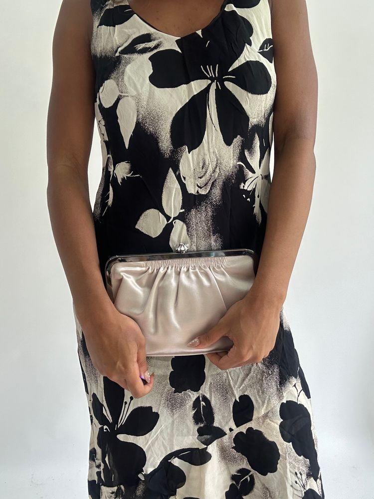 wedding guest drop | cream clutch handbag image 3
