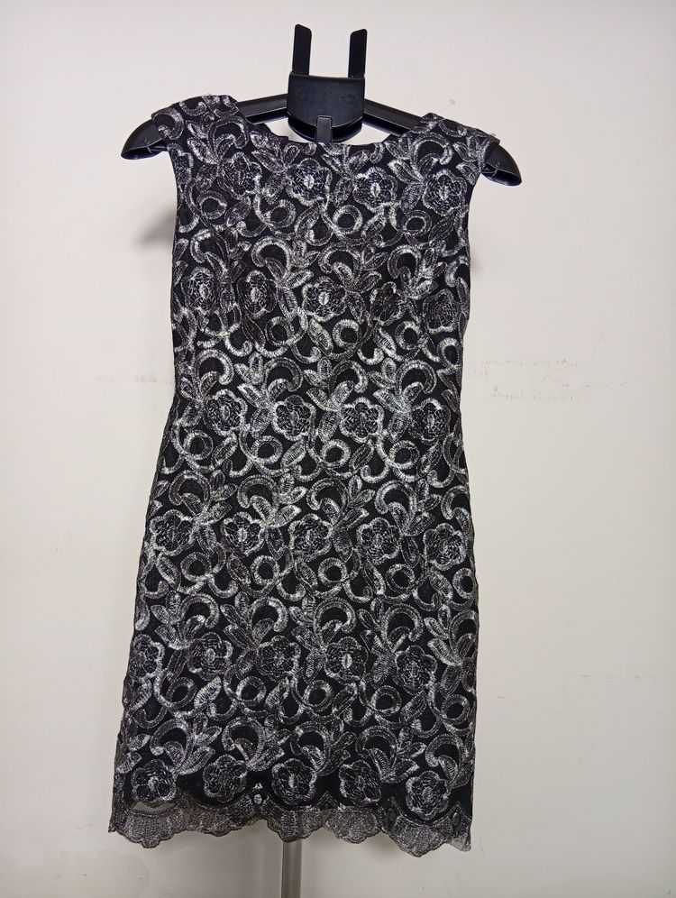Black And Silver Lace Sleeveless Dress