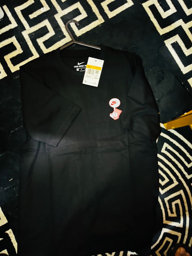 Nike Black T-Shirt