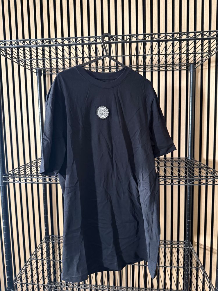 B129 DJK Globe T-shirt Black Brand new