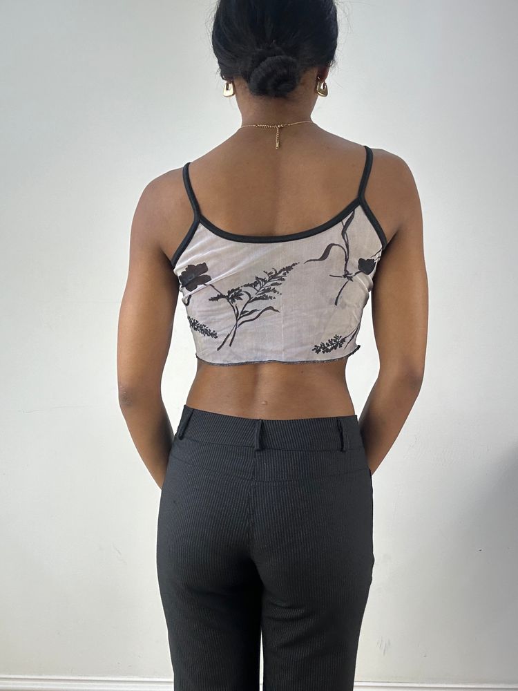 💻‼️ small sheer grey and black crop top with floral detail 5