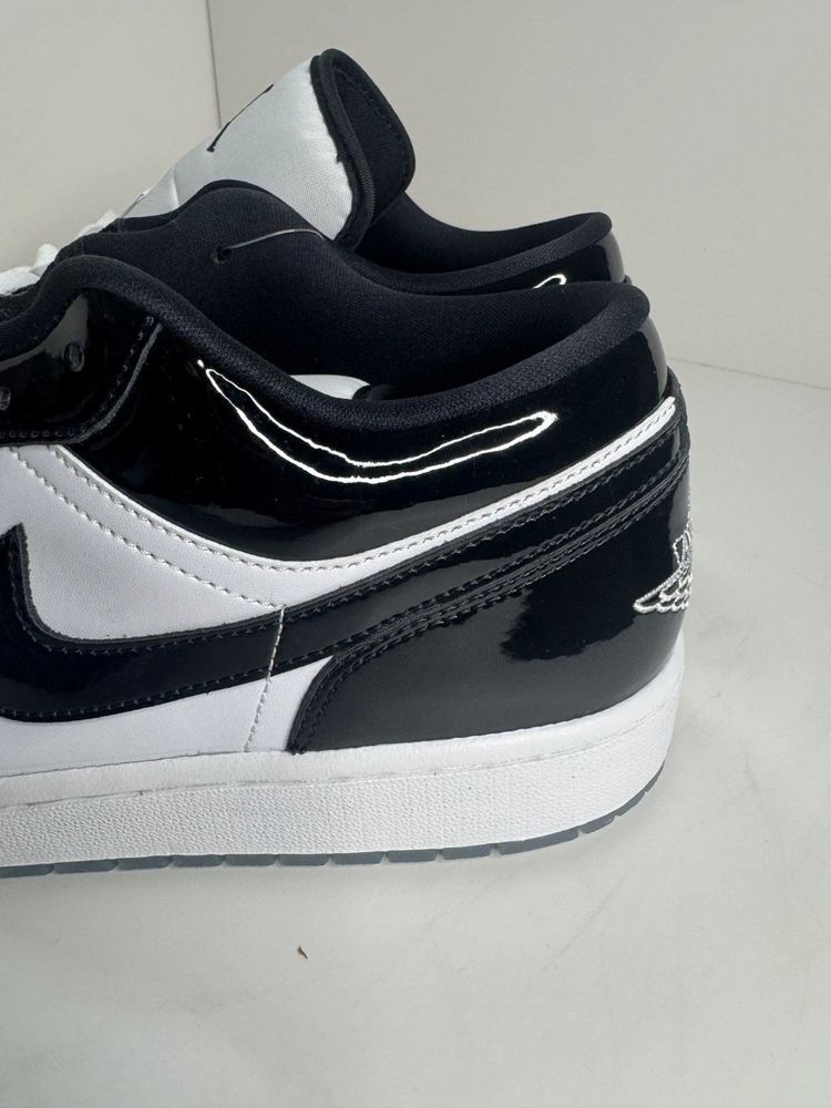 Baskets Jordan sneakers montantes cuir verni broderie wings au talon blanc et noir Homme taille 47,5 image 4