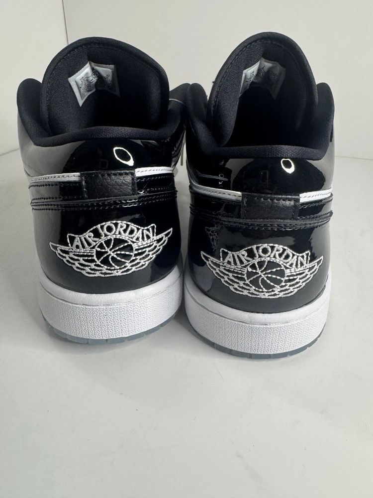 Baskets Jordan sneakers montantes cuir verni broderie wings au talon blanc et noir Homme taille 47,5 image 8