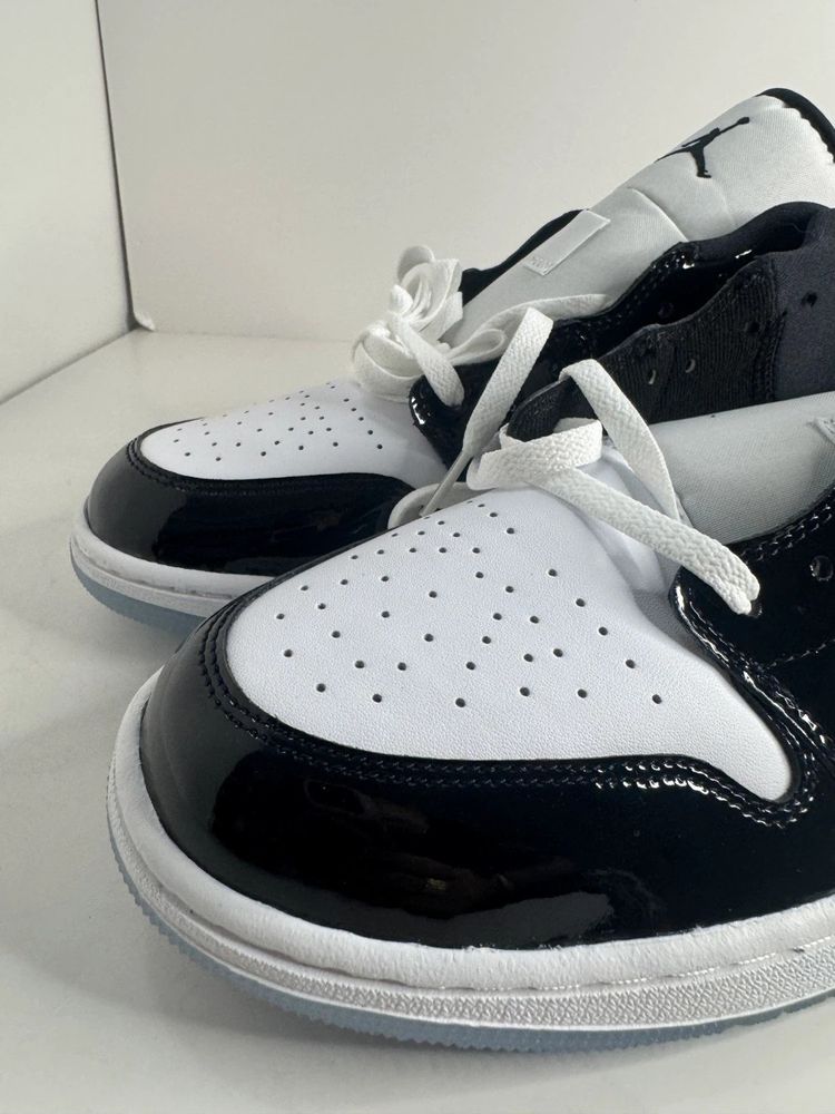 Baskets Jordan sneakers montantes cuir verni broderie wings au talon blanc et noir Homme taille 47,5 image 5