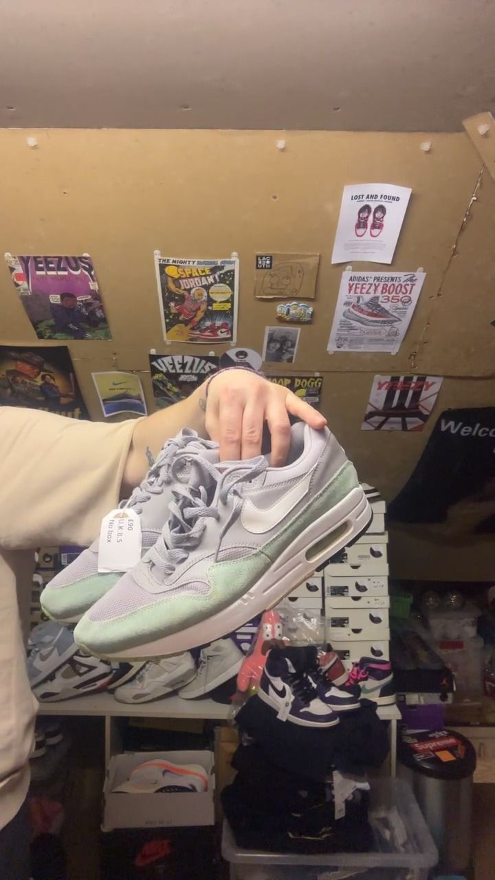 Nike NIKE AIR MAX UK 8.5 USED  product image