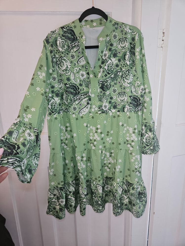 green floral long sleeve dress