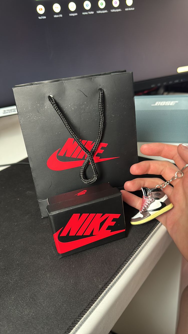 RANDOM J1 KEYCHAIN WITH BOX