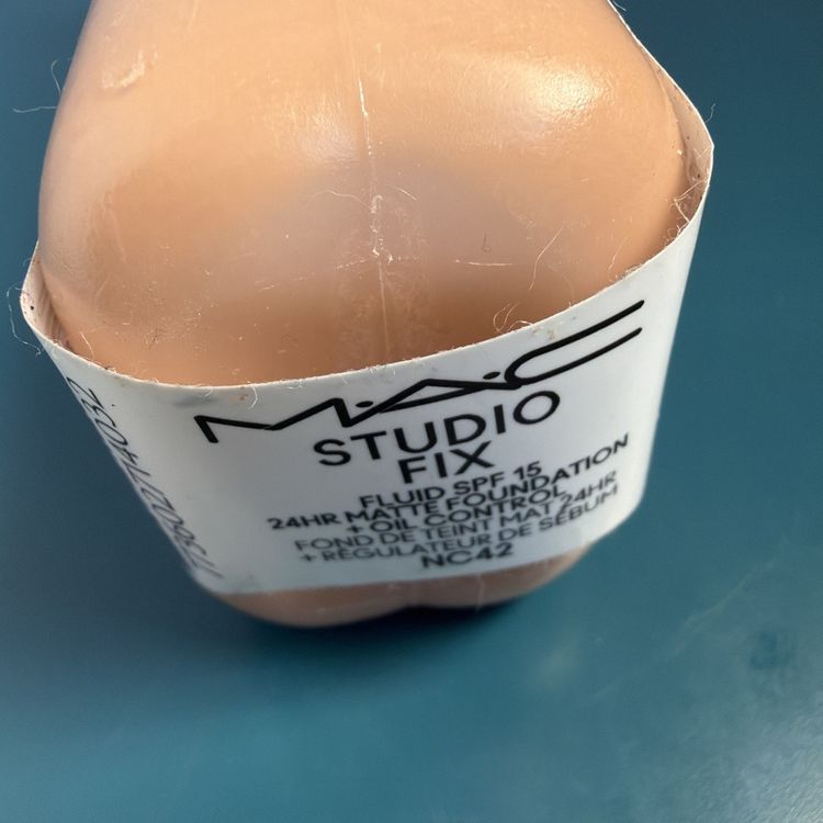 MAC Studio Fix Fluid Foundation Matte Oil Control NC42 180ml BN image 2