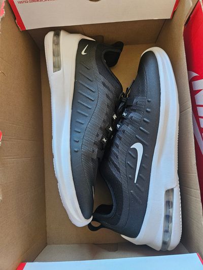 Nike Air Max Axis Black